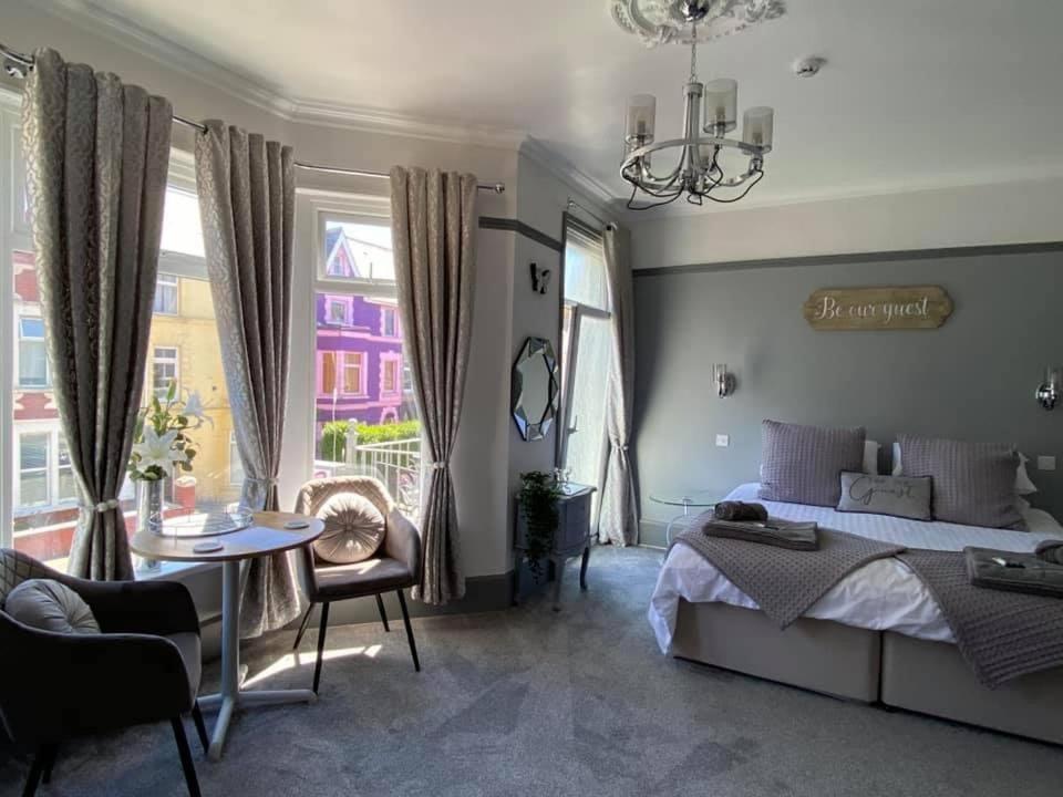 Butterfly Guest House Porthcawl Exterior photo